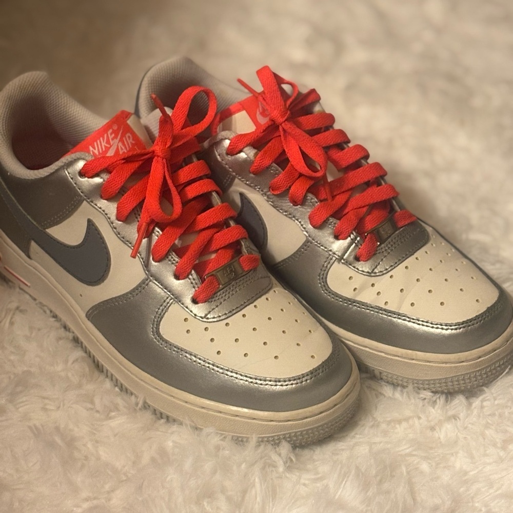 Air Force ones 7y low top
